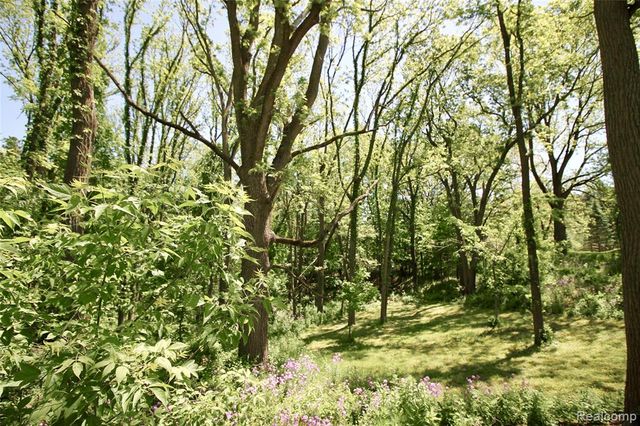 8372 Parshallville Road, Fenton, MI 48430