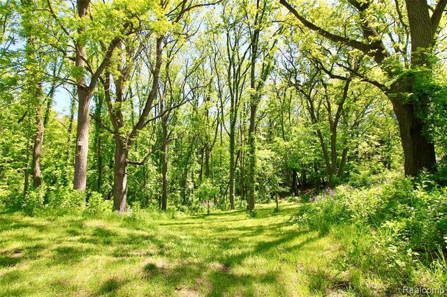 8372 Parshallville Road, Fenton, MI 48430