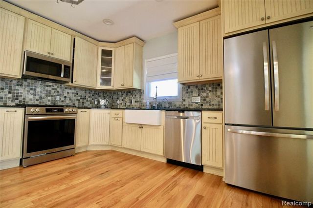 8372 Parshallville Road, Fenton, MI 48430