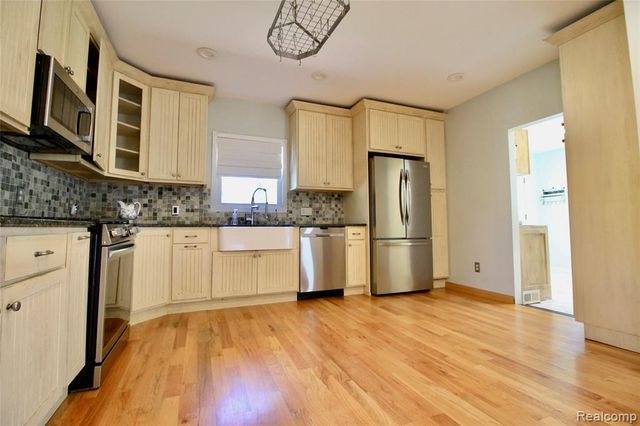 8372 Parshallville Road, Fenton, MI 48430