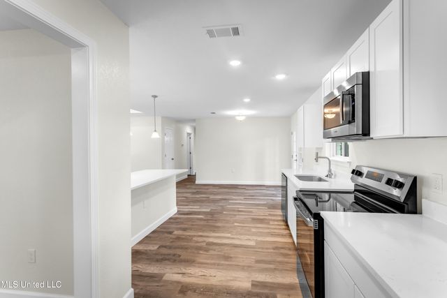 2223 Popps Ferry Road, Biloxi, MS 39532