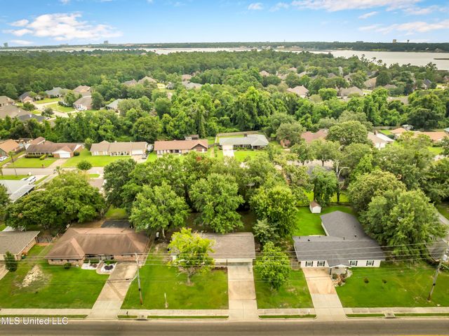 2223 Popps Ferry Road, Biloxi, MS 39532