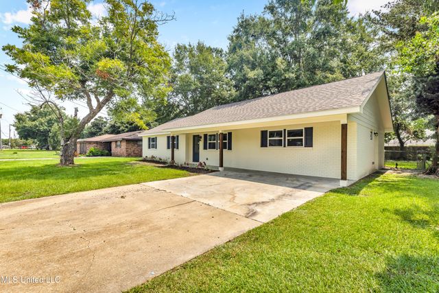 2223 Popps Ferry Road, Biloxi, MS 39532