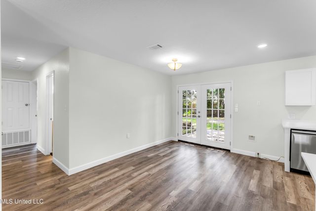 2223 Popps Ferry Road, Biloxi, MS 39532