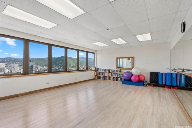 400 Hobron Lane 1705, Honolulu, HI 96815