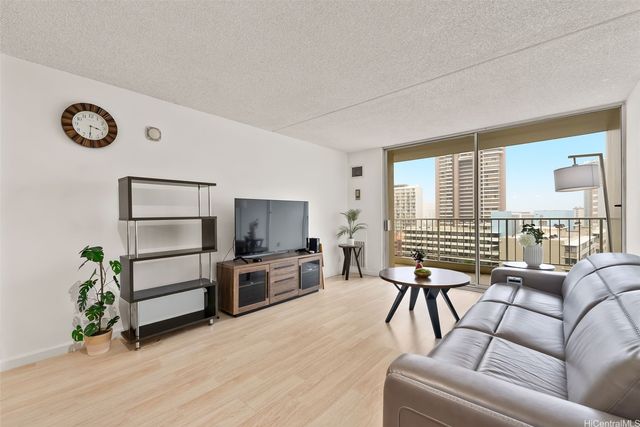 400 Hobron Lane 1705, Honolulu, HI 96815