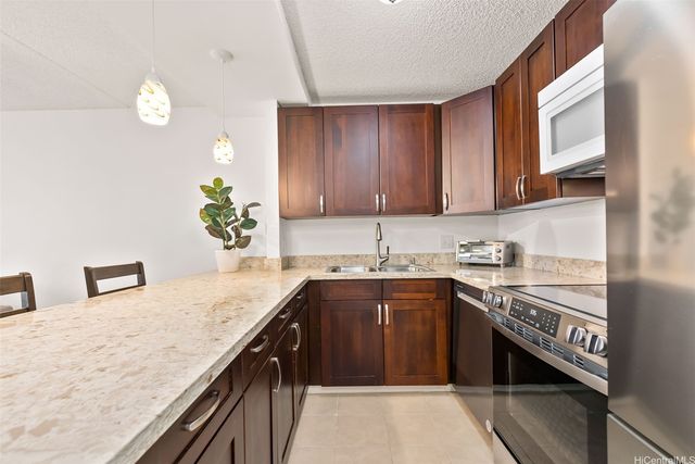 400 Hobron Lane 1705, Honolulu, HI 96815