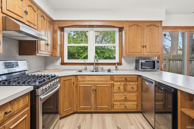 3029 FIELD Drive, Kokomo, IN 46902