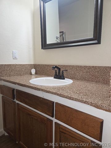 605 S 4th, Eufaula, OK 74432
