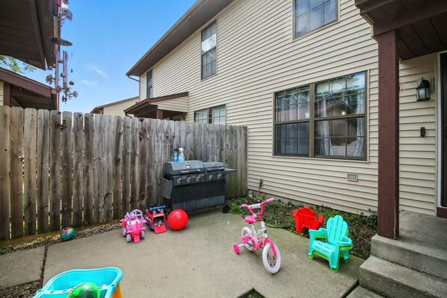 2110 Yorktowne Drive, Valparaiso, IN 46383