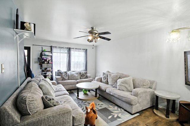 2110 Yorktowne Drive, Valparaiso, IN 46383