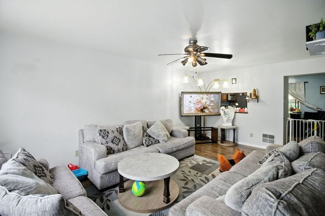 2110 Yorktowne Drive, Valparaiso, IN 46383