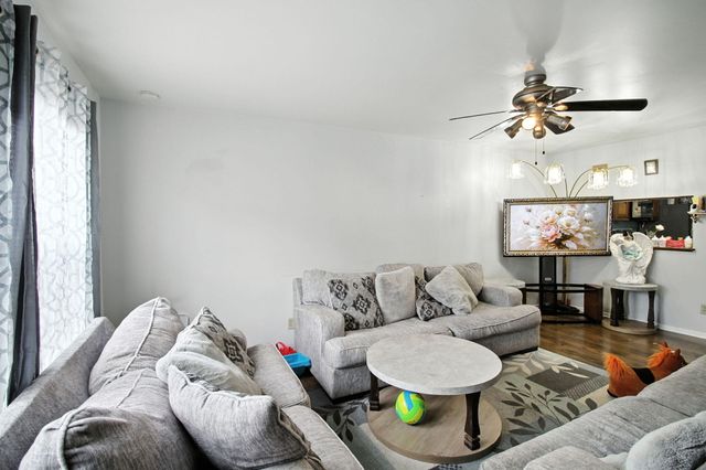 2110 Yorktowne Drive, Valparaiso, IN 46383