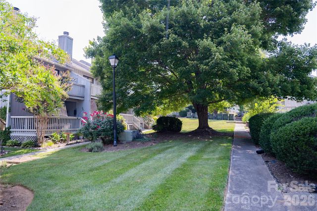 100 Willow Run Drive 17, Gastonia, NC 28056
