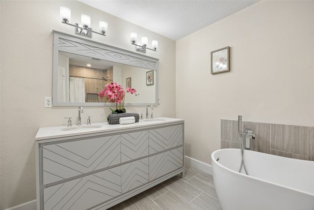 1600 Hartford Drive, Carrollton, TX 75007
