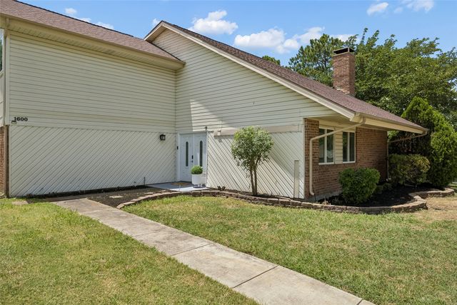1600 Hartford Drive, Carrollton, TX 75007