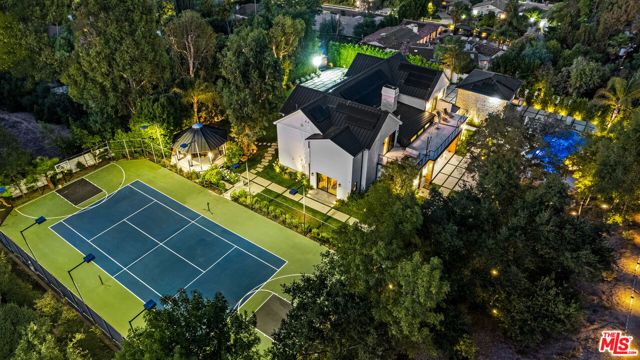 18762 Wells Drive, Tarzana (los Angeles), CA 91356