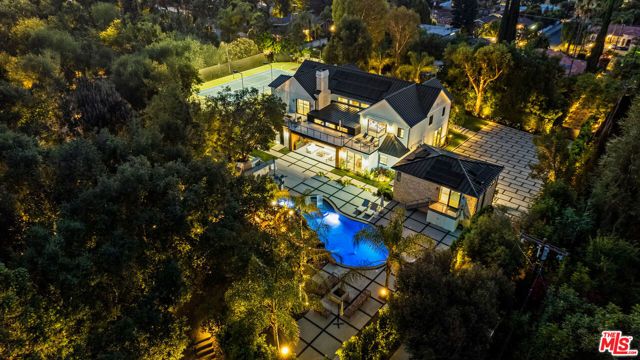 18762 Wells Drive, Tarzana (los Angeles), CA 91356