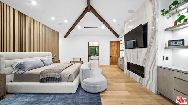 18762 Wells Drive, Tarzana (los Angeles), CA 91356