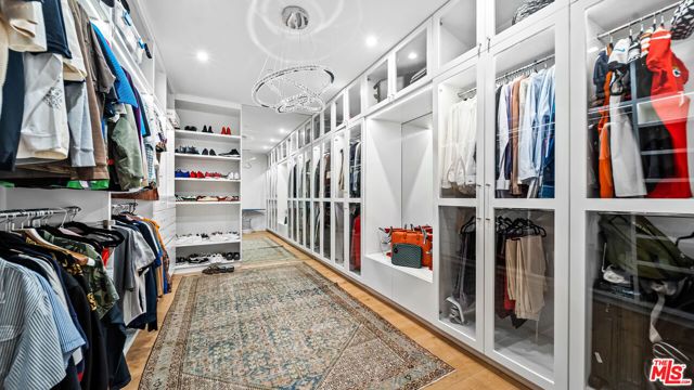 18762 Wells Drive, Tarzana (los Angeles), CA 91356