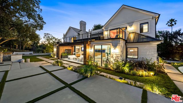 18762 Wells Drive, Tarzana (los Angeles), CA 91356