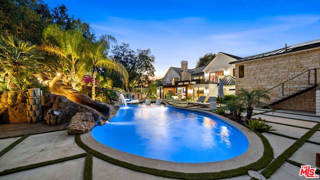 18762 Wells Drive, Tarzana (los Angeles), CA 91356