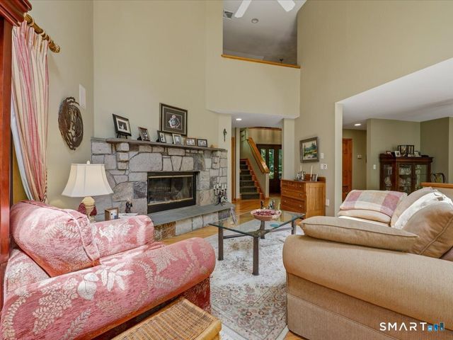 6 Douglas Lane, New Fairfield, CT 06812