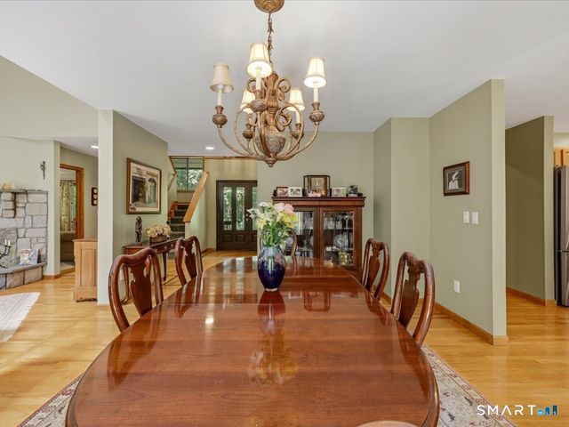 6 Douglas Lane, New Fairfield, CT 06812