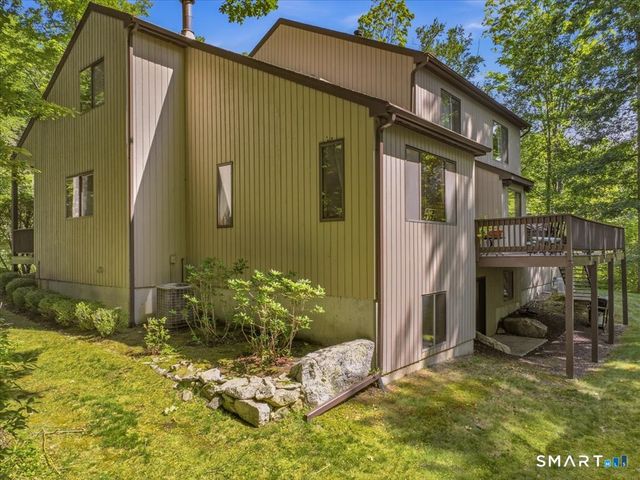 6 Douglas Lane, New Fairfield, CT 06812