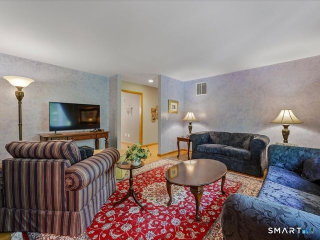 6 Douglas Lane, New Fairfield, CT 06812