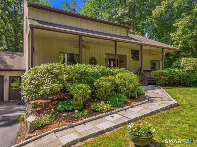 6 Douglas Lane, New Fairfield, CT 06812