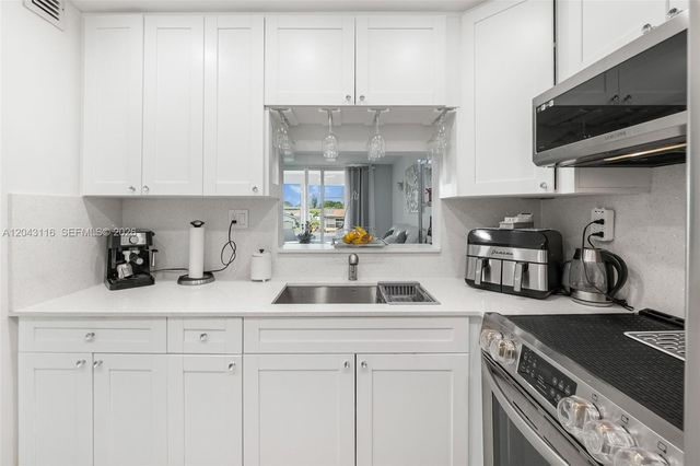9360 Lime Bay Boulevard 202, Tamarac, FL 33321
