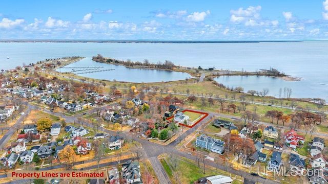 430 Lake Shore Drive, Escanaba, MI 49829