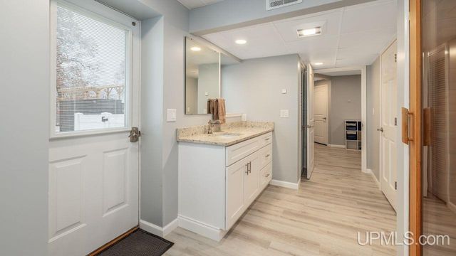 430 Lake Shore Drive, Escanaba, MI 49829