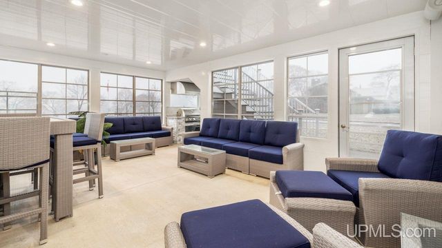 430 Lake Shore Drive, Escanaba, MI 49829