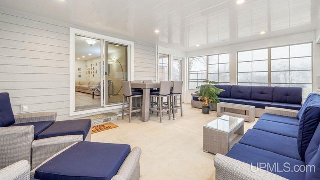 430 Lake Shore Drive, Escanaba, MI 49829