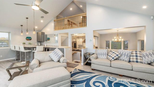 430 Lake Shore Drive, Escanaba, MI 49829