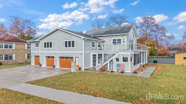 430 Lake Shore Drive, Escanaba, MI 49829