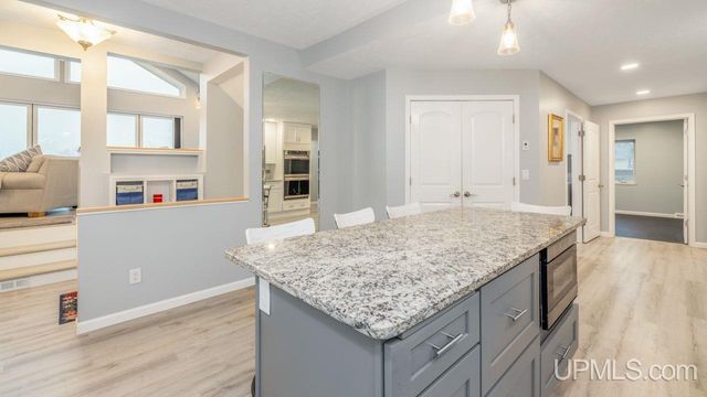 430 Lake Shore Drive, Escanaba, MI 49829