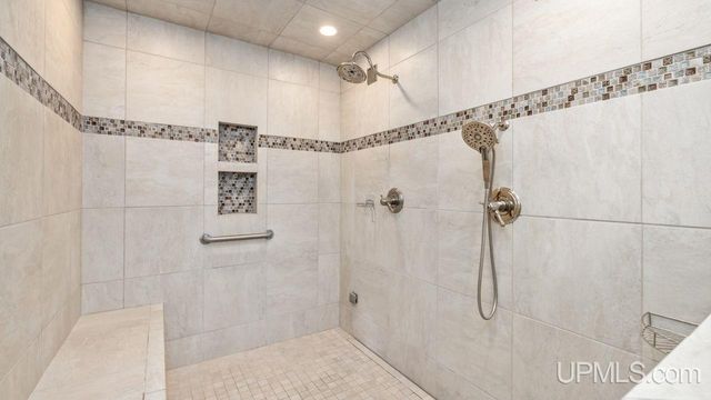 430 Lake Shore Drive, Escanaba, MI 49829