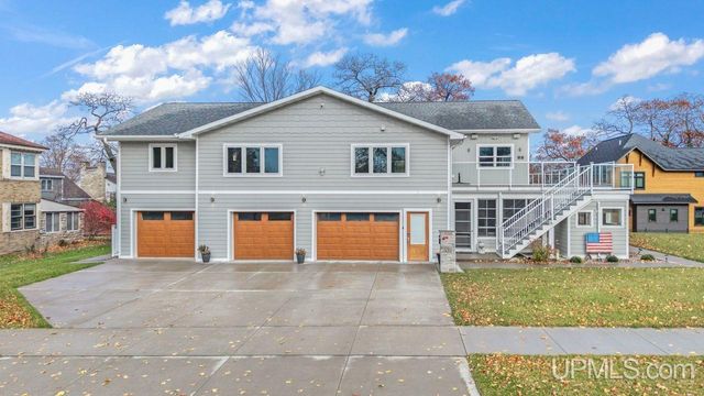 430 Lake Shore Drive, Escanaba, MI 49829