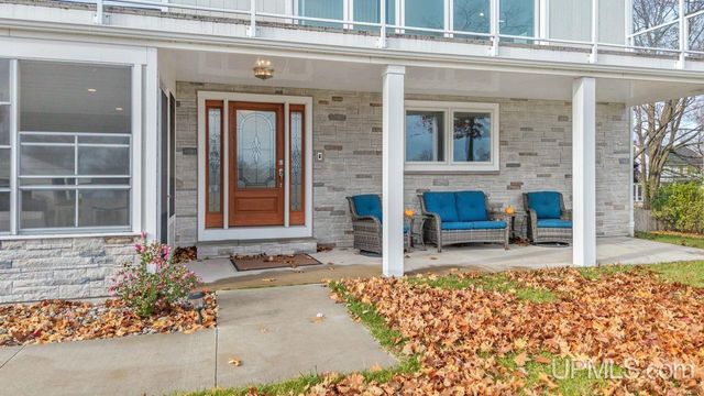 430 Lake Shore Drive, Escanaba, MI 49829