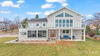430 Lake Shore Drive, Escanaba, MI 49829
