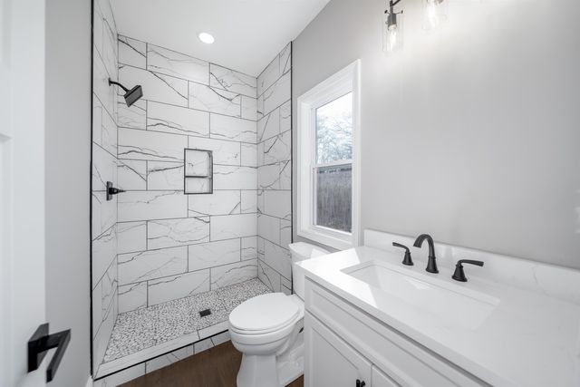 50 DEER PATH DR, Adamsville, TN 38310