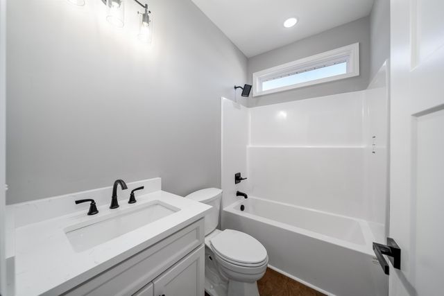 50 DEER PATH DR, Adamsville, TN 38310