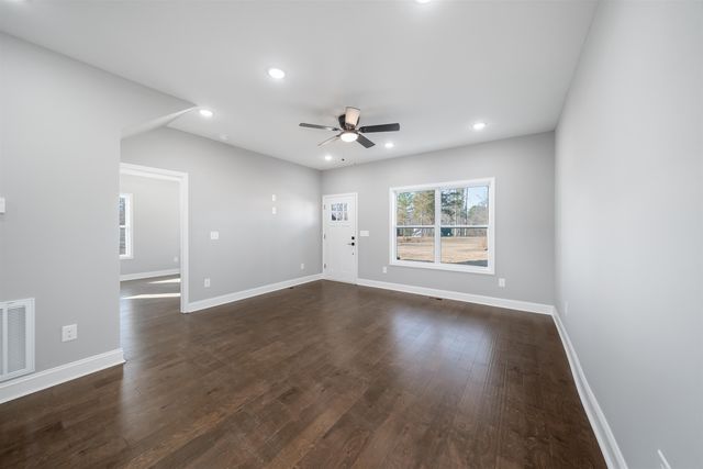 50 DEER PATH DR, Adamsville, TN 38310