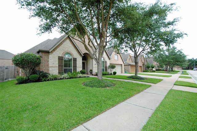 13615 Becket Bluff Court, Pearland, TX 77584