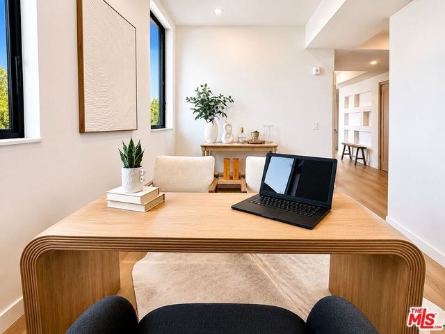1257 N Detroit Street 401, West Hollywood, CA 90046