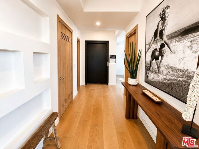 1257 N Detroit Street 401, West Hollywood, CA 90046