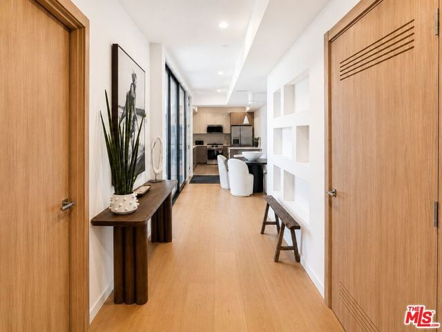1257 N Detroit Street 401, West Hollywood, CA 90046